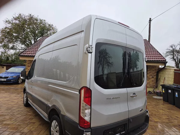 Ford Transit 2.2TDCI 114kW L2H3 - foto 9