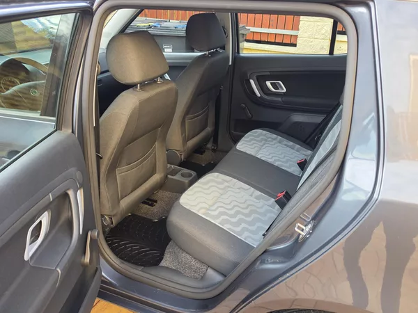 Škoda Fabia II 1.4i 16V AMBIENTE*TEMPOMAT* - foto 23