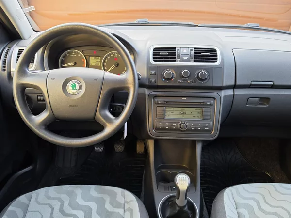 Škoda Fabia II 1.4i 16V AMBIENTE*TEMPOMAT* - foto 26