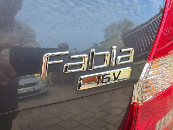 Škoda Fabia II 1.4i 16V AMBIENTE*TEMPOMAT* - foto 28