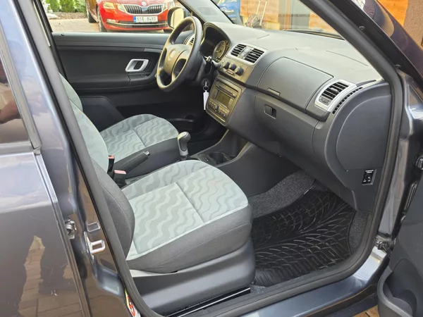 Škoda Fabia II 1.4i 16V AMBIENTE*TEMPOMAT* - foto 37