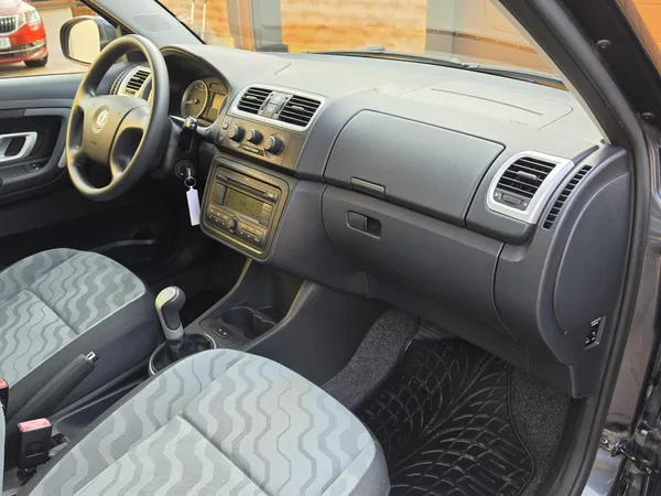 Škoda Fabia II 1.4i 16V AMBIENTE*TEMPOMAT* - foto 38