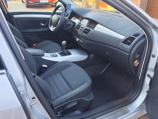 Renault Laguna 2.0dCi 150PS*DYNAMIQUE*NAVI - foto 30