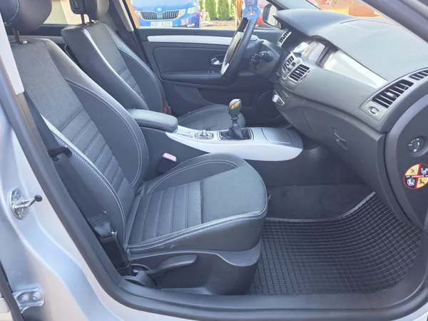 Renault Laguna 2.0dCi 150PS*DYNAMIQUE*NAVI - foto 32