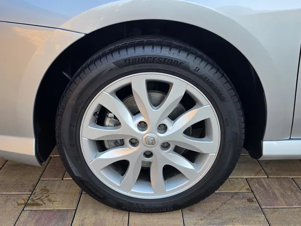 Renault Laguna 2.0dCi 150PS*DYNAMIQUE*NAVI - foto 36