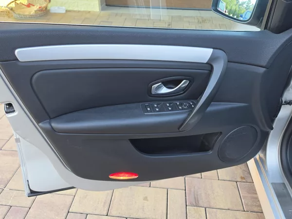Renault Laguna 2.0dCi 150PS*DYNAMIQUE*NAVI - foto 9