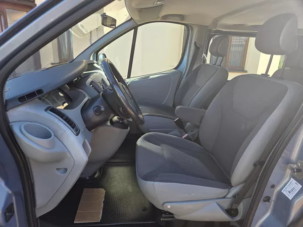 Opel Vivaro 2.0CDTI 84kw 8Míst - foto 13