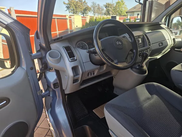 Opel Vivaro 2.0CDTI 84kw 8Míst - foto 14