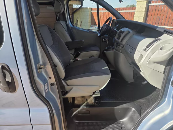 Opel Vivaro 2.0CDTI 84kw 8Míst - foto 15
