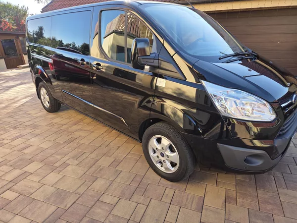 Ford Transit Custom 2.2TDCI L2 114kw 6míst