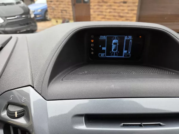 Ford Tourneo Custom 2.2 TDCI 92KW 9Mist - foto 15