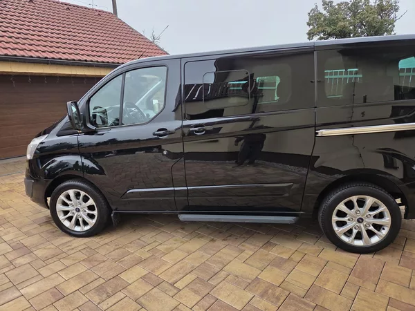 Ford Tourneo Custom 2.2 TDCI 92KW 9Mist - foto 4