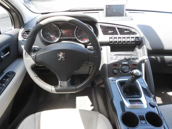 Peugeot 3008 2,0HDi NAPAPIJRI ČR MAN6 - foto 6