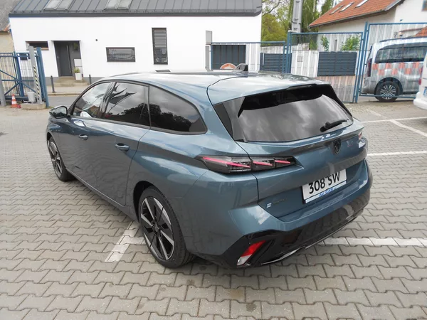 Peugeot 308 ALLURE Elektr. 115 kW / 156 k - foto 2