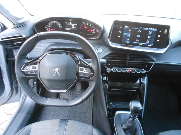 Peugeot 208 1,5HDi Allure ČR 1.maj DPH - foto 5