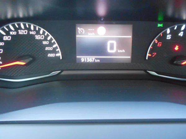 Peugeot 208 1,5HDi Allure ČR 1.maj DPH - foto 9