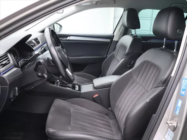 Škoda Superb 2,0 TDI 140kW 4x4 DSG Style CZ - foto 12
