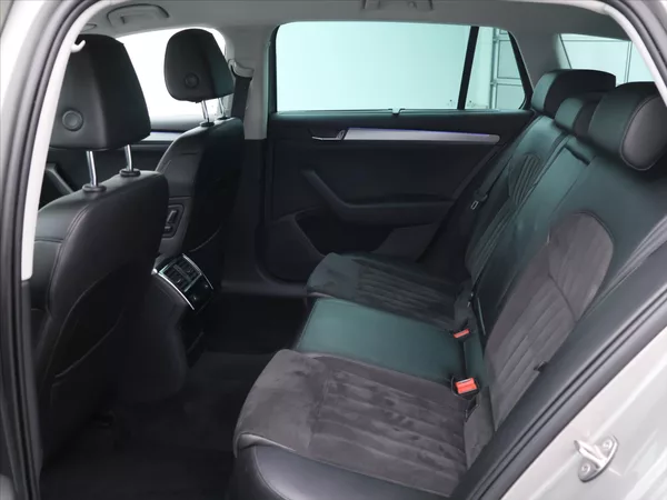 Škoda Superb 2,0 TDI 140kW 4x4 DSG Style CZ - foto 15