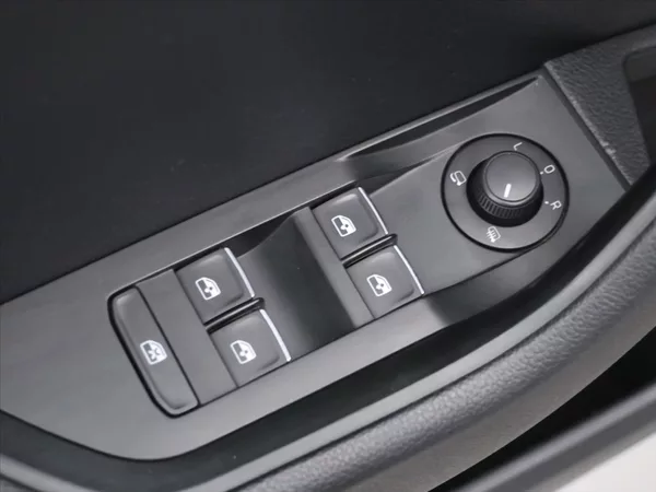 Škoda Superb 2,0 TDI 140kW 4x4 DSG Style CZ - foto 16