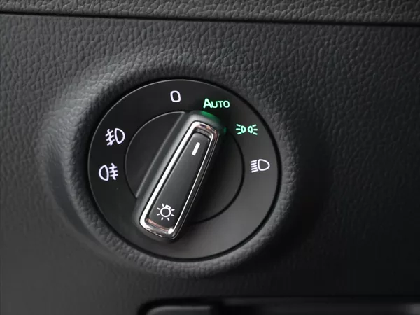 Škoda Superb 2,0 TDI 140kW 4x4 DSG Style CZ - foto 18