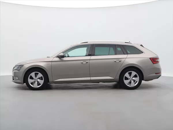 Škoda Superb 2,0 TDI 140kW 4x4 DSG Style CZ - foto 4
