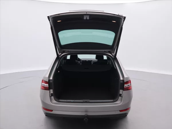 Škoda Superb 2,0 TDI 140kW 4x4 DSG Style CZ - foto 9