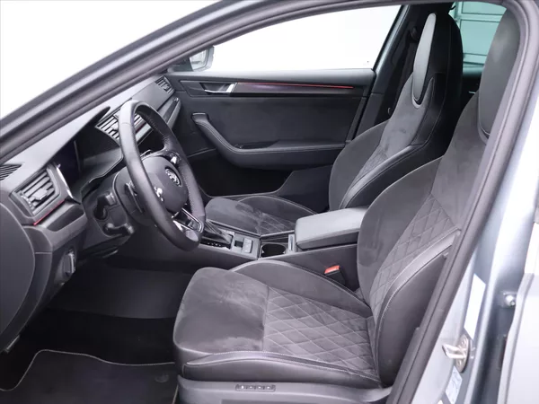 Škoda Superb 2,0 147 kW Sportline DSG DPH - foto 10