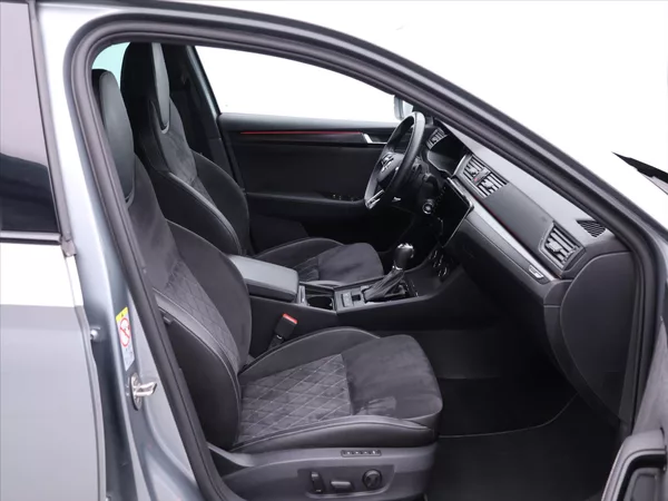 Škoda Superb 2,0 147 kW Sportline DSG DPH - foto 11