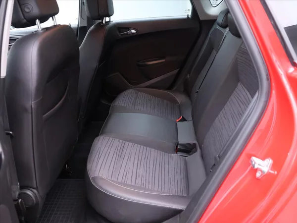 Opel Astra 1,4 T 88kW CZ Drive Serv.Kniha - foto 13