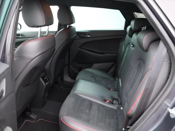 Hyundai Tucson 1,6 T-GDI 130kW 4x4 - foto 13