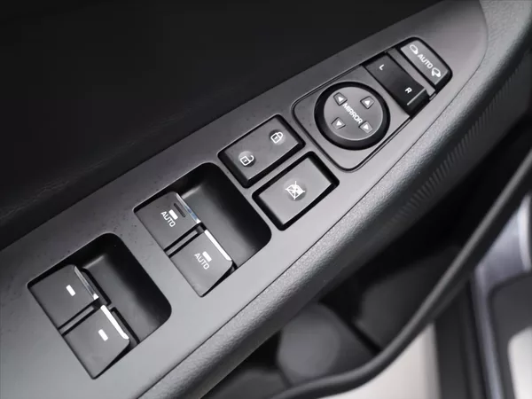 Hyundai Tucson 1,6 T-GDI 130kW 4x4 - foto 14