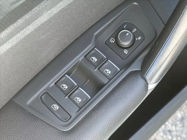Volkswagen Tiguan 1,4 TSI DSG R-line matrix virt - foto 10