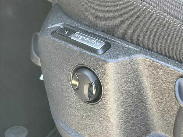 Volkswagen Tiguan 1,4 TSI DSG R-line matrix virt - foto 11