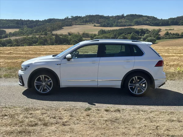 Volkswagen Tiguan 1,4 TSI DSG R-line matrix virt - foto 33