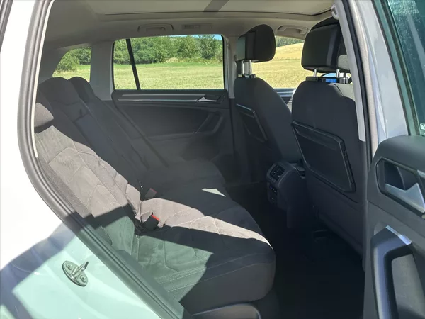 Volkswagen Tiguan 1,4 TSI DSG R-line matrix virt - foto 7