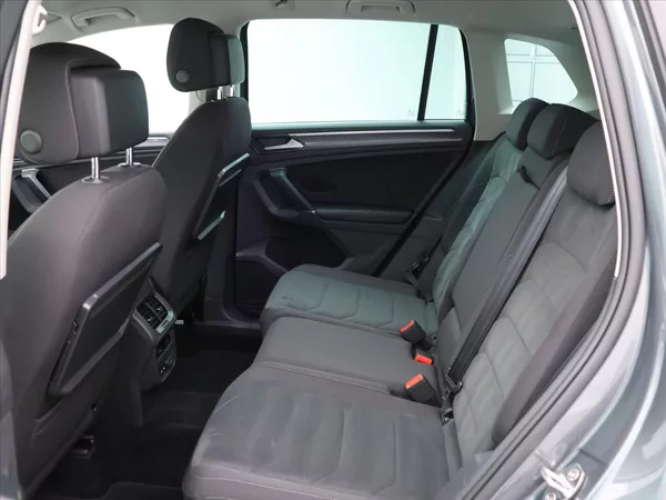 Volkswagen Tiguan 2,0 TDI 110kW DSG R-line DPH - foto 14