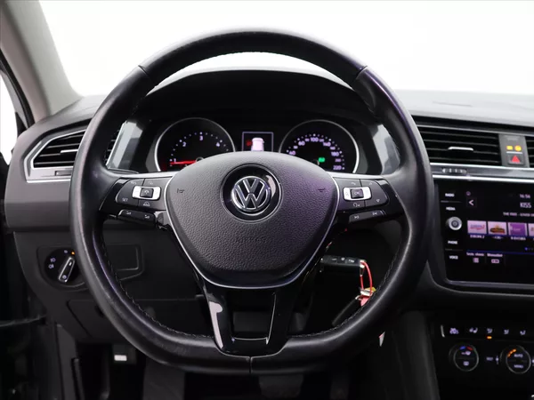 Volkswagen Tiguan 2,0 TDI 110kW DSG R-line DPH - foto 17