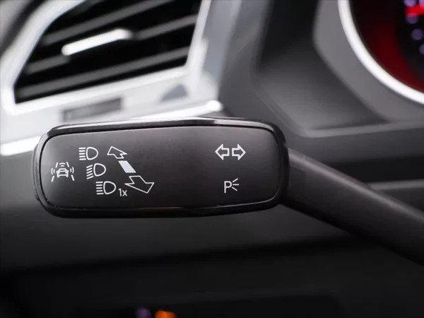 Volkswagen Tiguan 2,0 TDI 110kW DSG R-line DPH - foto 19