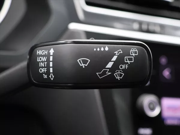 Volkswagen Tiguan 2,0 TDI 110kW DSG R-line DPH - foto 20