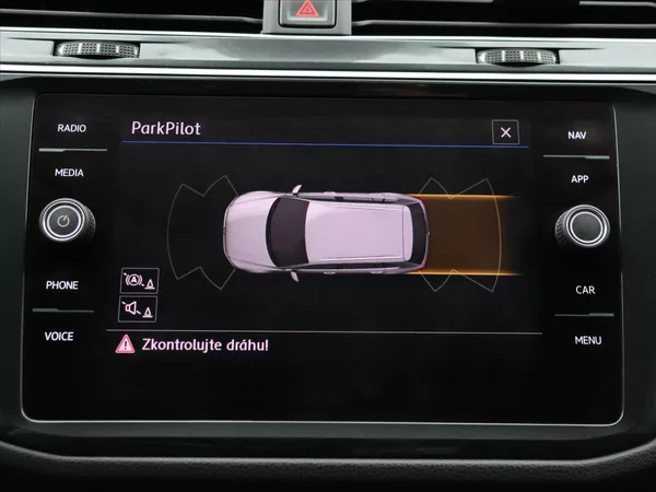 Volkswagen Tiguan 2,0 TDI 110kW DSG R-line DPH - foto 25