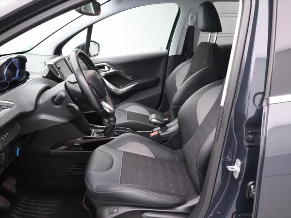 Peugeot 2008 1,2 Puretech 81kW Allure - foto 10