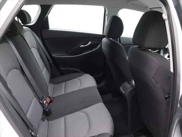 Hyundai i30 1,6 CRDi 81kW Trikolor tažné - foto 13