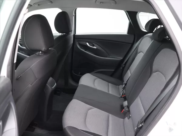 Hyundai i30 1,6 CRDi 81kW Trikolor tažné - foto 14