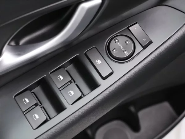 Hyundai i30 1,6 CRDi 81kW Trikolor tažné - foto 15