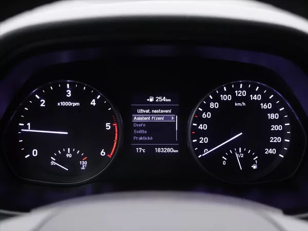 Hyundai i30 1,6 CRDi 81kW Trikolor tažné - foto 18