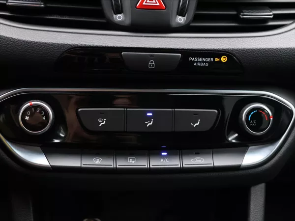 Hyundai i30 1,6 CRDi 81kW Trikolor tažné - foto 23