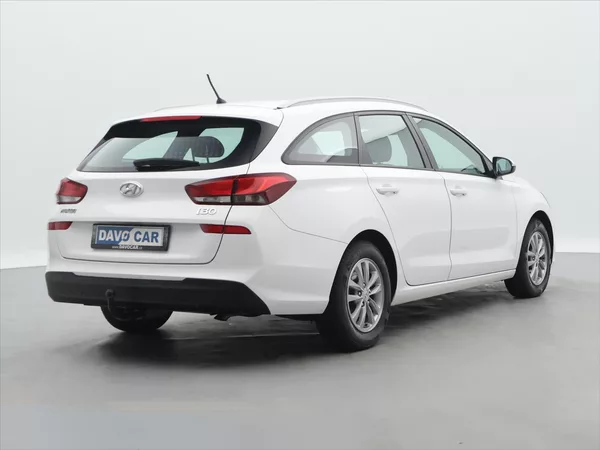 Hyundai i30 1,6 CRDi 81kW Trikolor tažné - foto 7