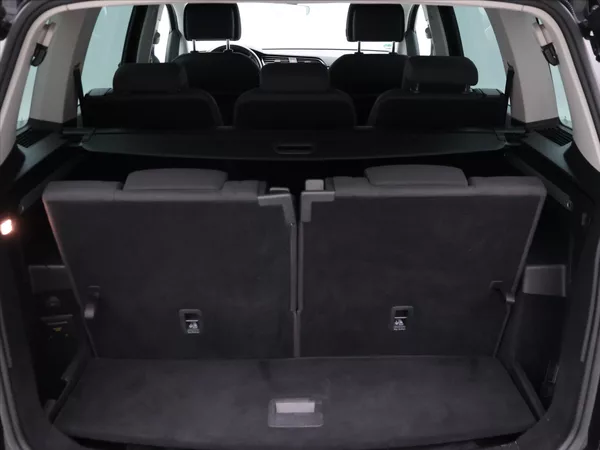 Volkswagen Touran 1,5 TSI EVO 110kW HighLline - foto 10