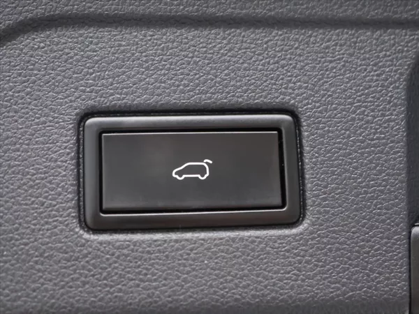 Volkswagen Touran 1,5 TSI EVO 110kW HighLline - foto 11