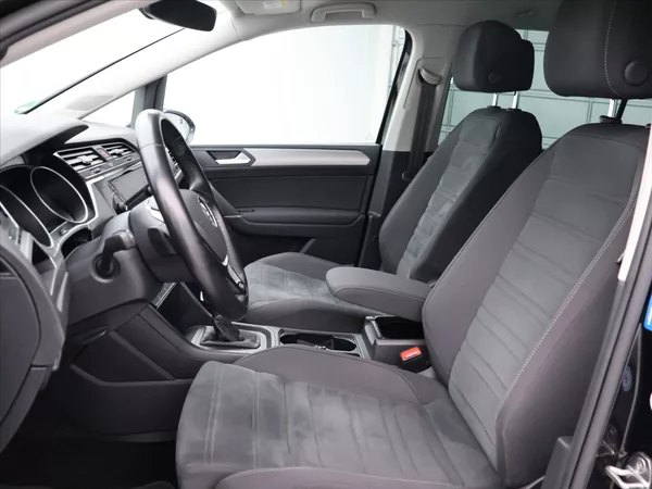 Volkswagen Touran 1,5 TSI EVO 110kW HighLline - foto 12